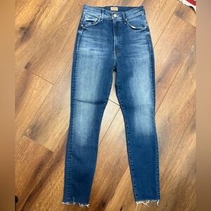 • MOTHER High Waisted Rail Ankle Fray Denim •